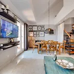Elegant 2 Bdrm Penthouse With Sea Views And Pools