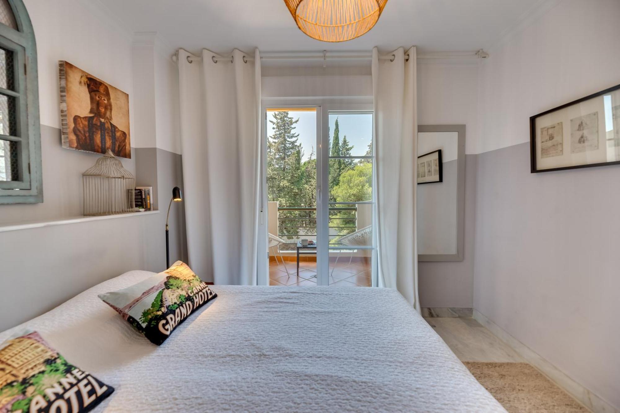 Elegant 2 Bdrm Penthouse With Sea Views And Pools Appartamento